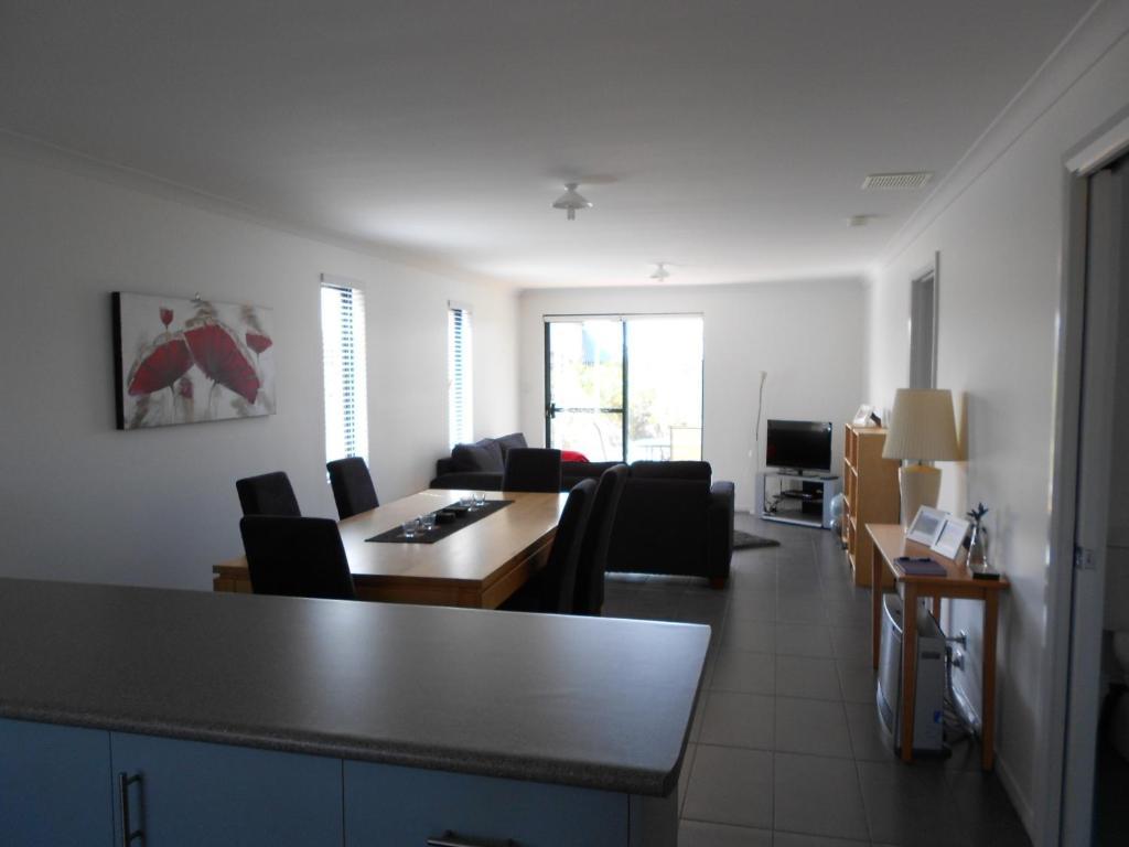 Cosy Corner Beach Cottages Kronkup Room photo